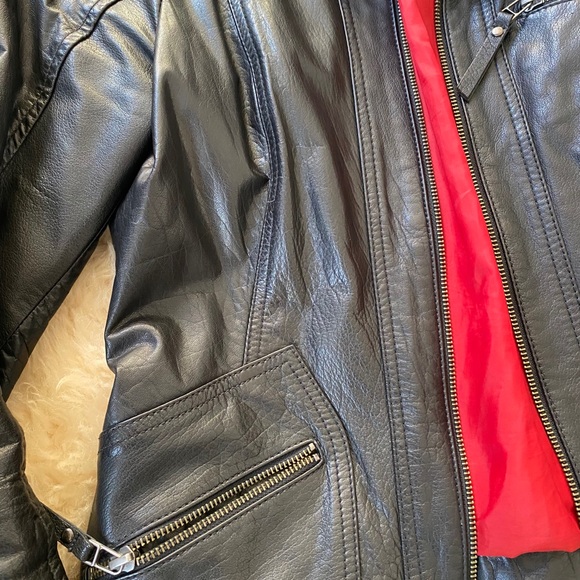 BLACK LEATHER MOTO JACKET - Picture 5 of 10